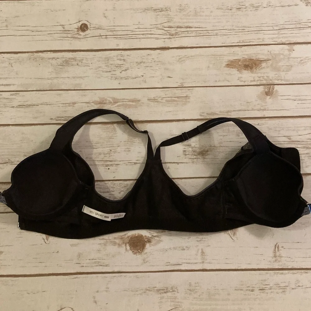 Victoria’s Secret VSX Sport High Impact Sports Bra 32C